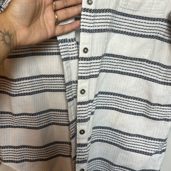 White and blue rip curl button up - Picture 5 of 8